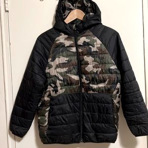 Zara Boys: Camo puffer Jacket